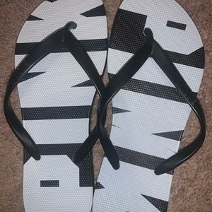 Victoria secret flip flops